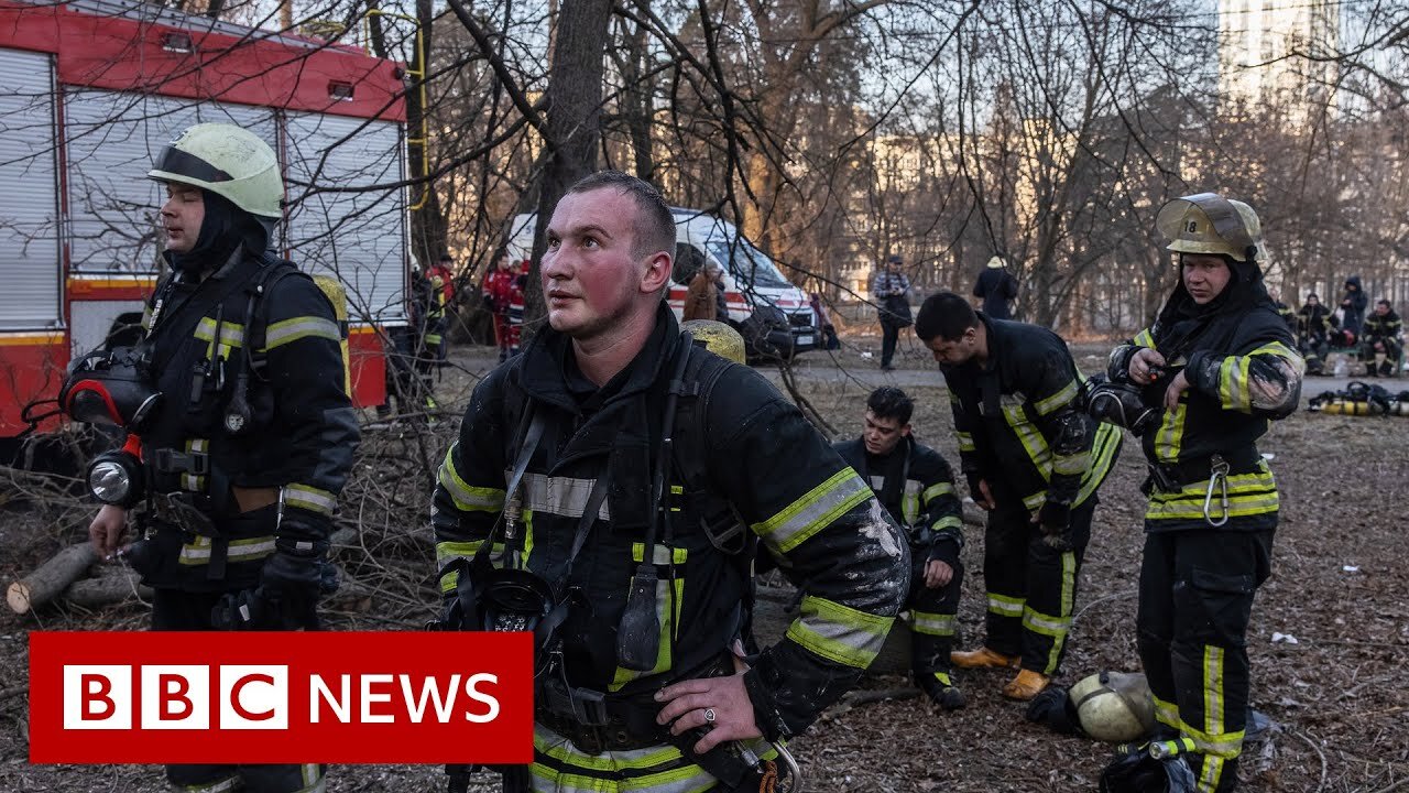 Ukraine capital Kyiv facing dangerous moment, mayor says - BBC News