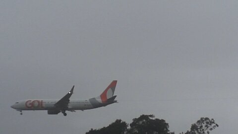 Boeing 737 MAX 8 PS-GPM vindo de Brasília e Airbus A320 PR-TYO vindo de Guarulhos