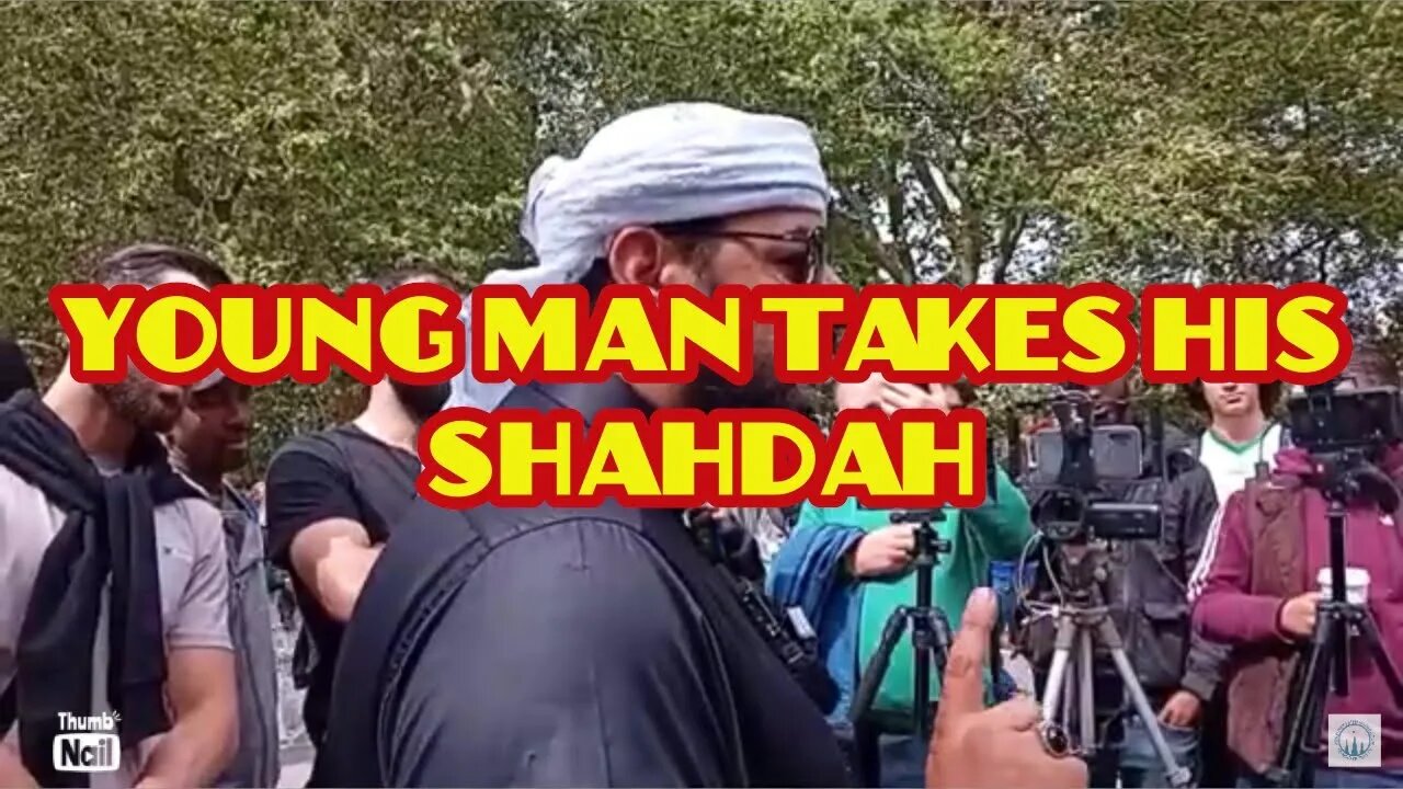 Shaykh Mohammed talks to Visitor.