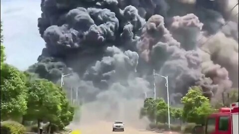 Massive explosion in a chemical plant in Guixi...