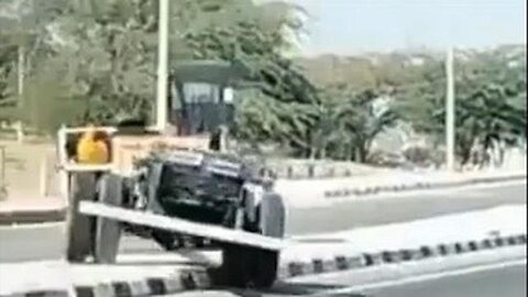 Driver loses control of his vehicle after suffering a heart attack, he didn't survive