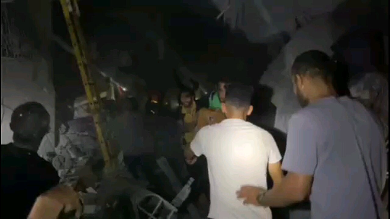 #عاجل إصابات بينهم أطفال بقصف الإحتلال منزلاً يعود لعائلة صالح في مخيم الشاطئ غرب مدينة غزة