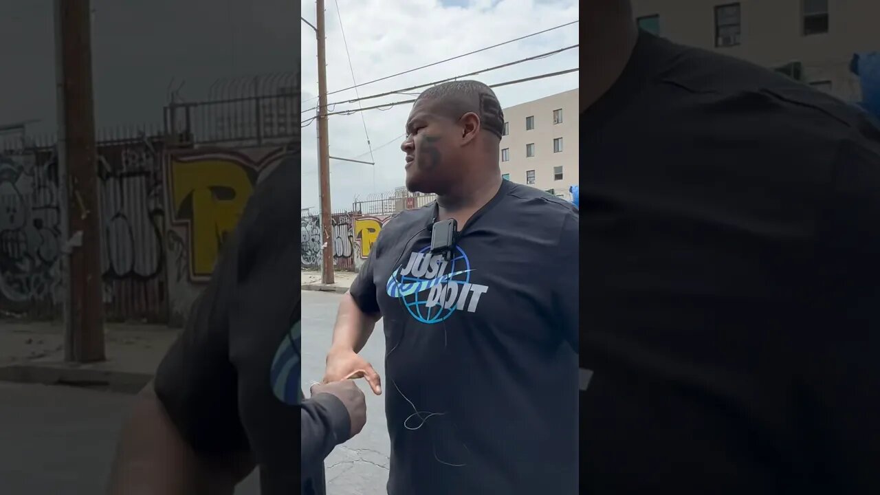 Crip Mac Regulates on Skid Row #pizza #dominos #cripmac #cmacdaloc #macrojabber #feedthehomeless