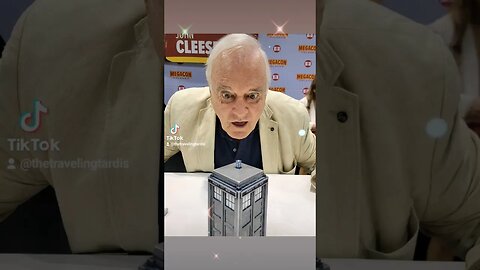 😆 #TARDIS VS #JOHNCLEESE #MONTYPYTHON #MEGACON #VIDEOOFTHEDAY #DOCTORWHO 😆 #SUBSCRIBE #SHORTS