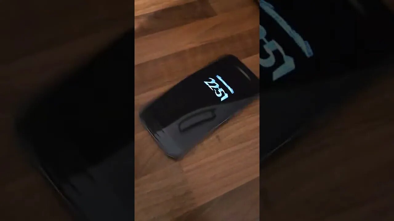The battery in this Samsung S7 has expanded so much that it lifts the screen and back cover
