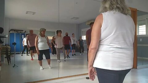 Taichi grupo 10 de la mañana Unidad de nueva Málaga clase basica