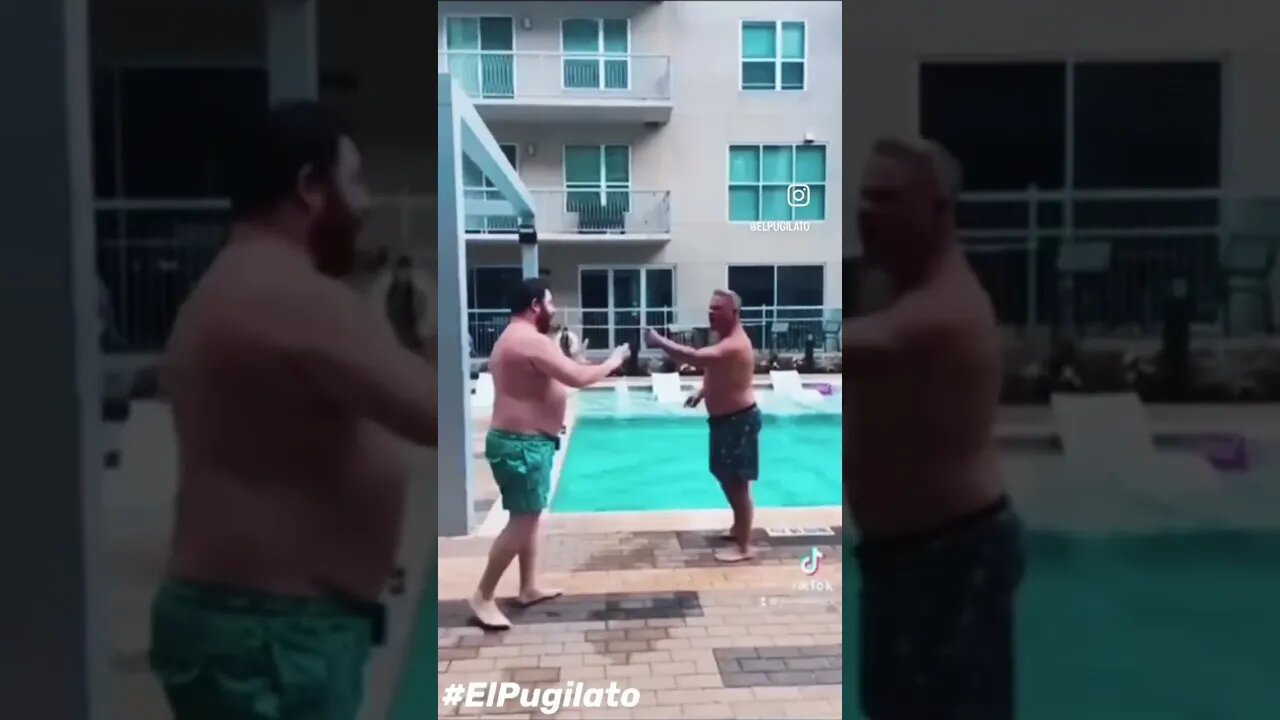 PELEA DE PAPÁS #pelea #elpugilato #peleacallejera #piscina #ufc #mma #peleas