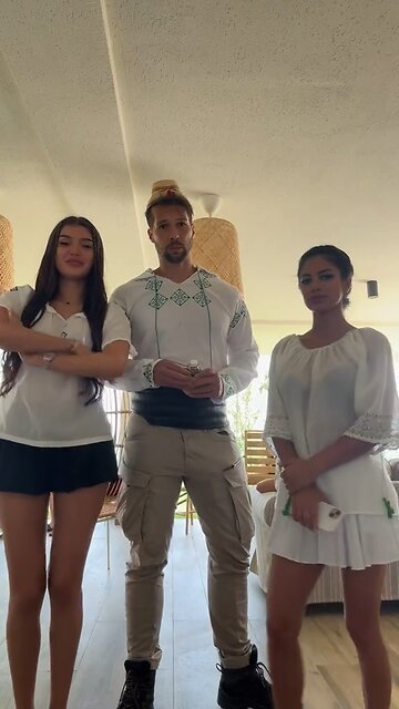 Who who we are with 🤪