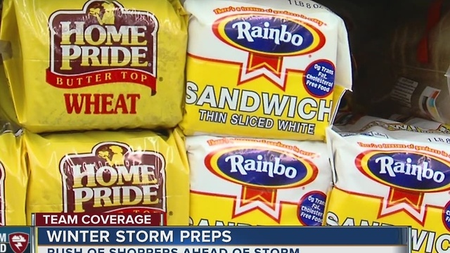 Shoppers rush to avoid winter weather