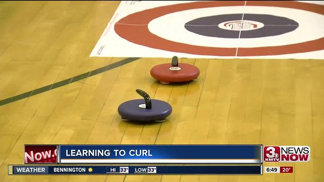 Learning to Curl in the classroom