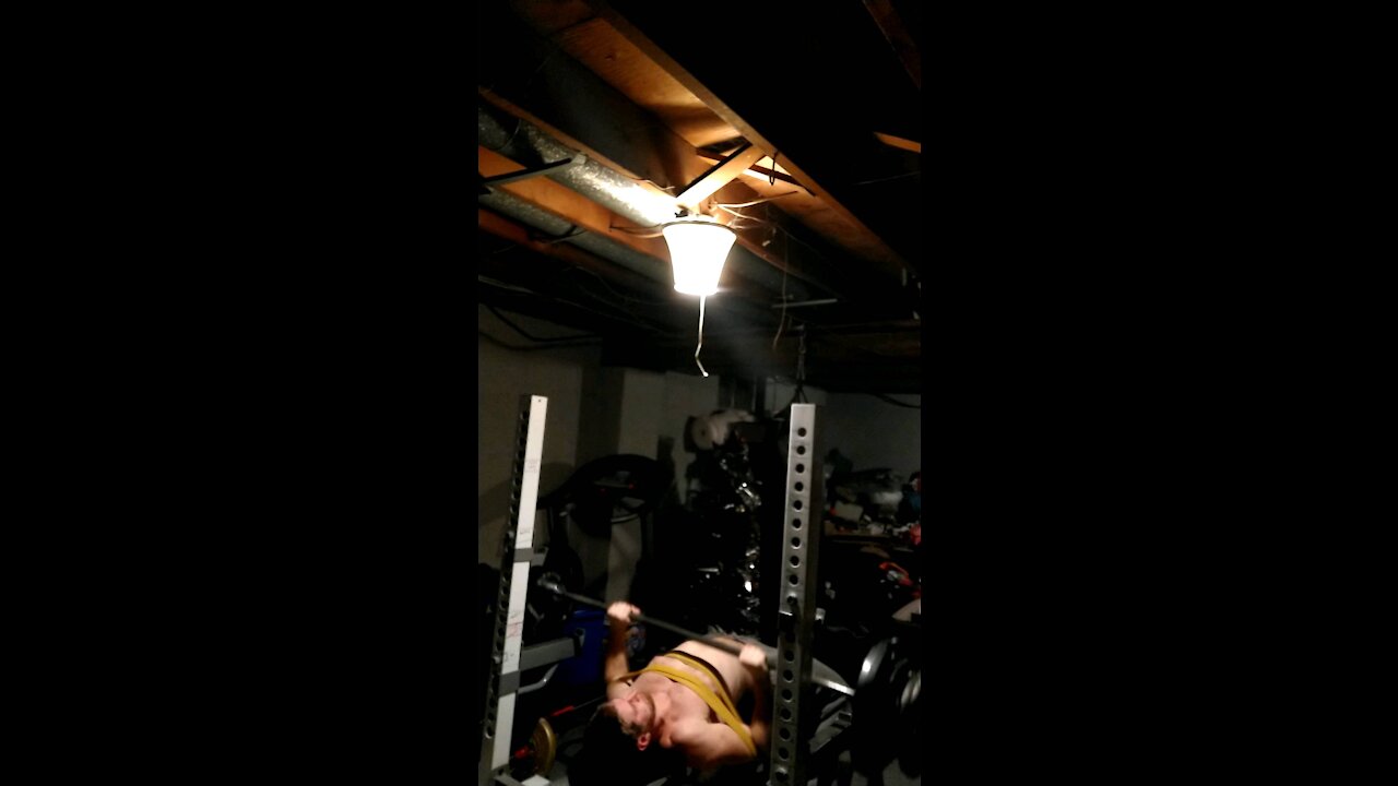 Banded bench press 275 x5 slingshot