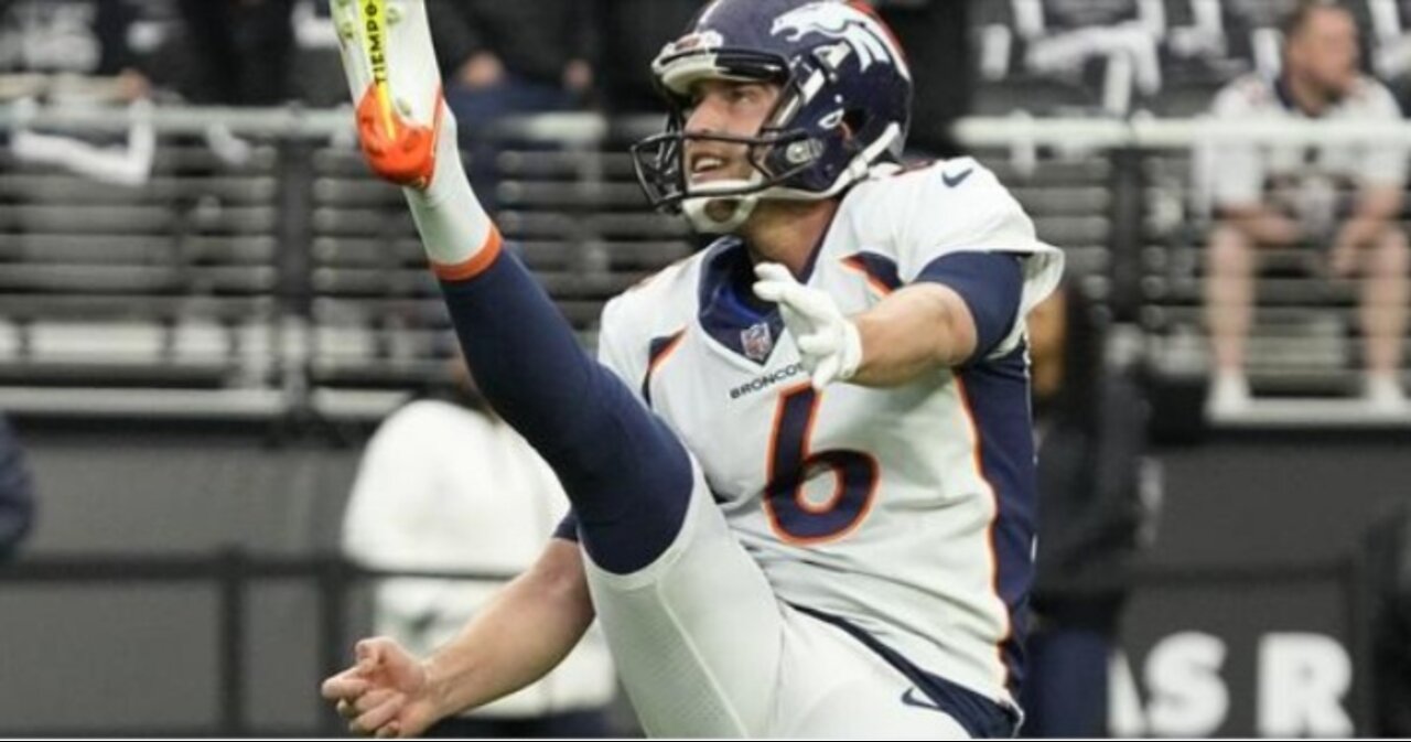 Buffalo Bills sign free agent (P) Sam Martin