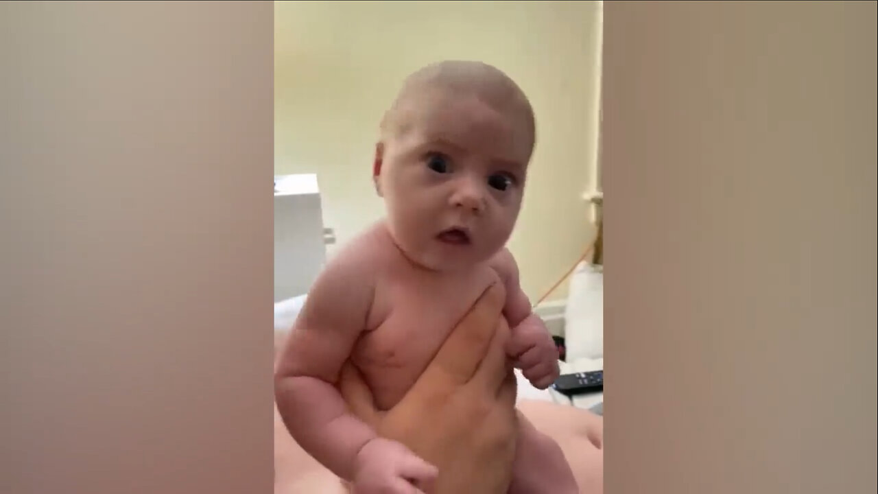 Funny baby videos! Try not to laugh to these small angles! 😅😃