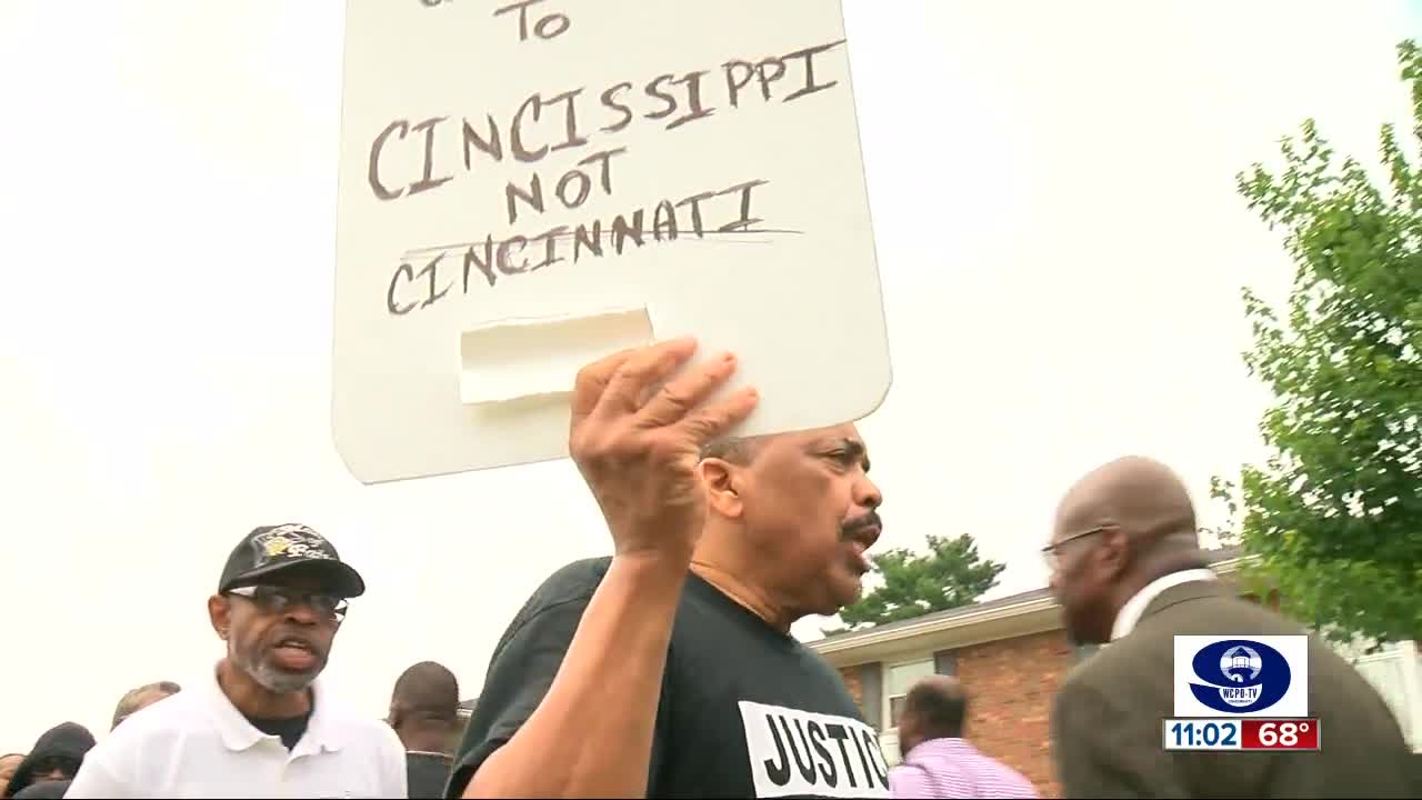 Demonstrators call for 'Justice for Judge Tracie Hunter'