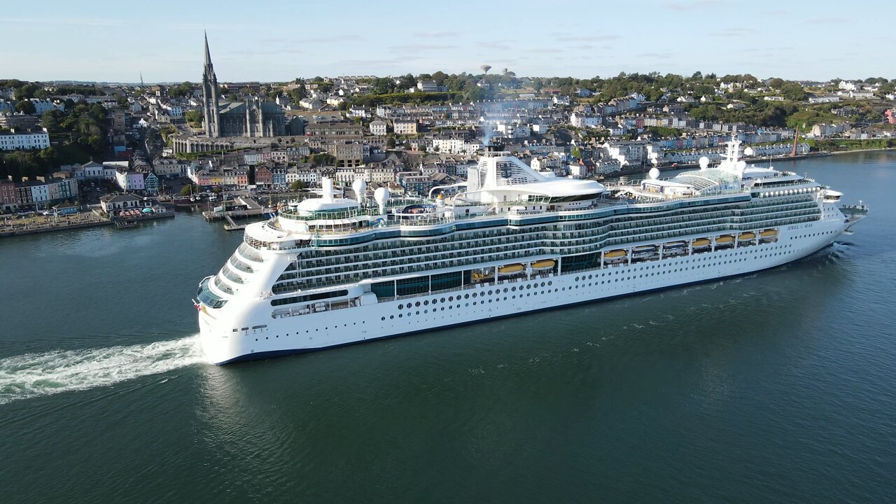 jewel of the seas leaving cobh co cork