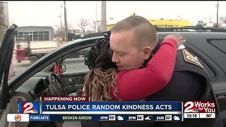 Tulsa police conduct random acts of kindness