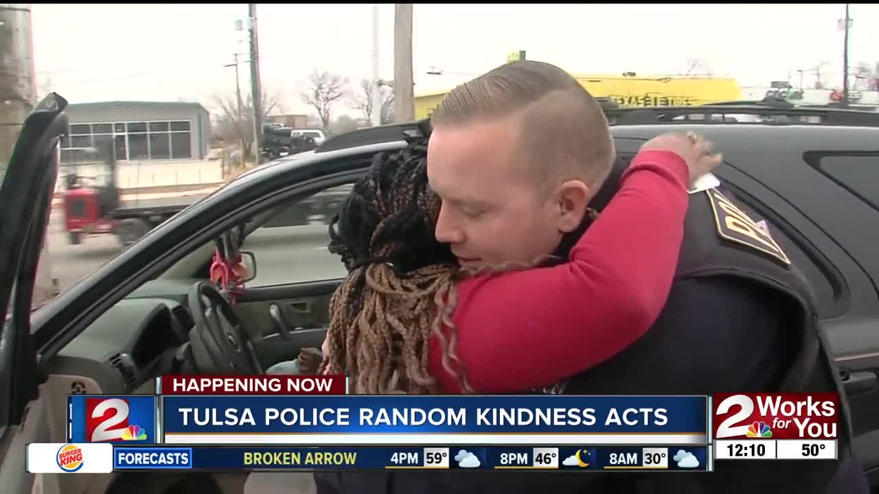 Tulsa police conduct random acts of kindness