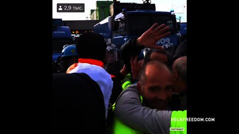 Italian Police Attack Mandate Protestors