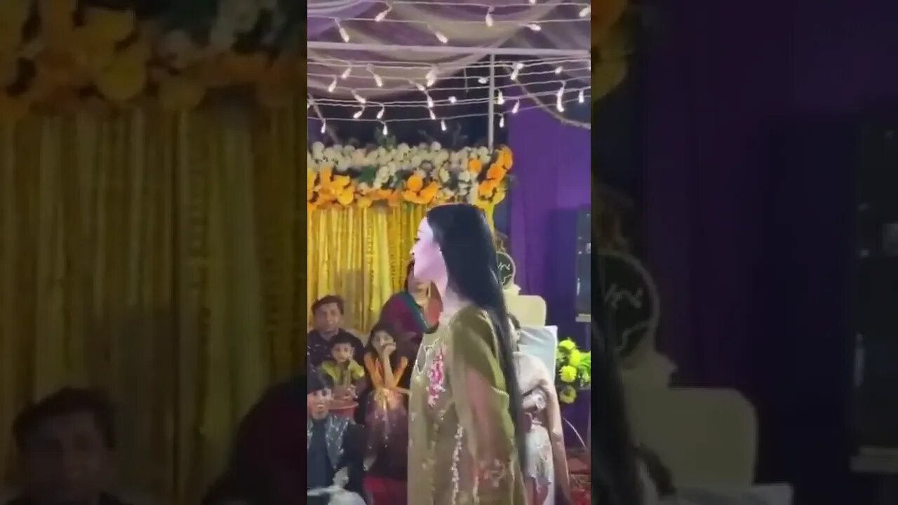 Mera Dil Ye Pukare Aja, Bheega bheega hai sama Dance party