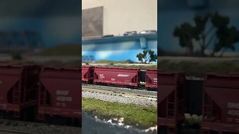 N scale GEs racing