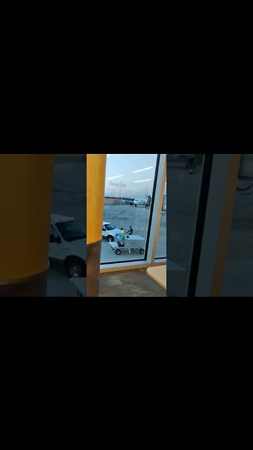 after waiting 3 hours my plane showed up