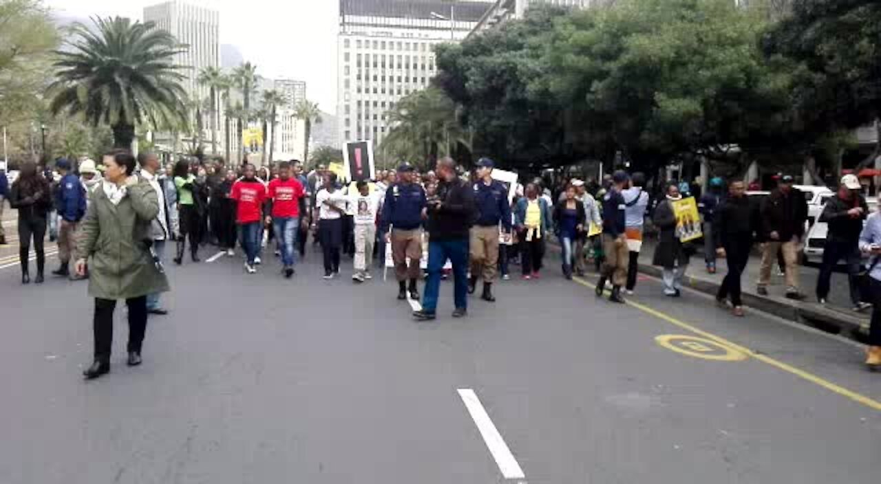 UPDATE 2: 'Elders' and ordinary citizens march in Cape Town in honour of Mandela (9S4)