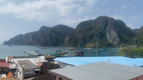 Beautiful view of Phi-Phi Island (4K)