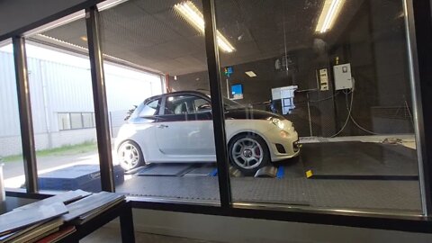 ABARTH 595C Turismo MTA dynorun playing before strapping down securing