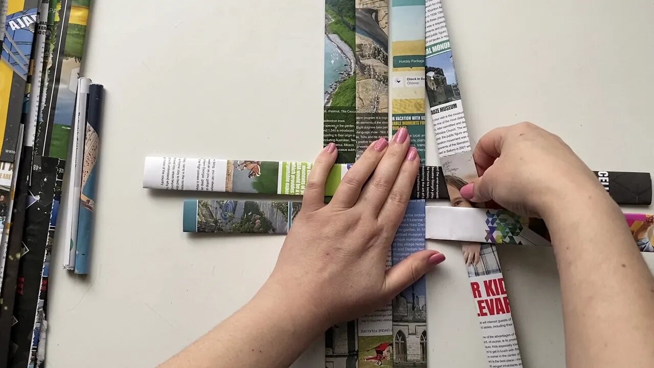 DIY 🧺🗞️ Wicker basket made of paper 🙌 Simple Idea Recycle old magazines