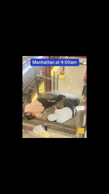 NEW YORK CITY🏙️💉🛌HOMELESS SLEEP ON STEPS OF MANHATTAN BUILDING🌇🛌🐚💫