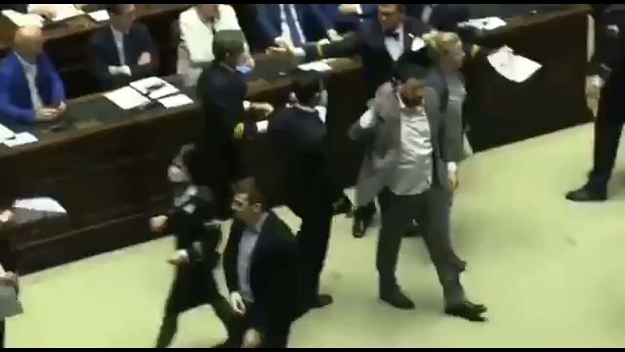Protest in the Italian legislature against sending weapons to Ukraine