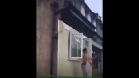 This guy knows how to party 🎵😂🎵 #Party #Funny