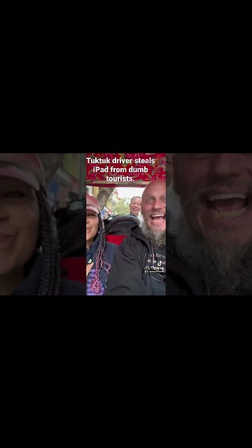 Tuktuk drivers steals iPad from oblivious tourists in Hanoi Vietnam. #churchofbubbles #dumbtourists