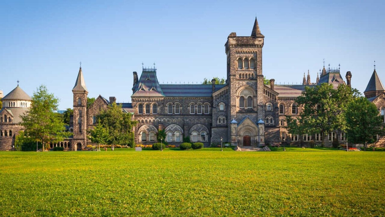 U Of T Has A Free Course That You Can Take If You're Anxious & Lonely Right Now