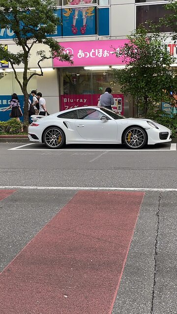 Evo and Porsche in Tokyo