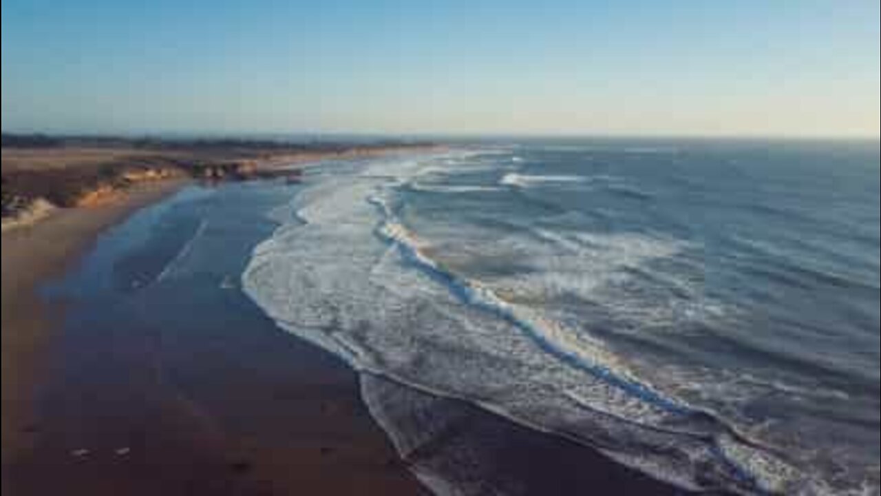 Drone films awesome kitesurfing in California