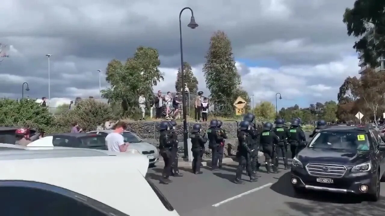 "SHOPPING - GUILTY BY ASSOCIATION" Northcote Protest 24/9/21 Full Length