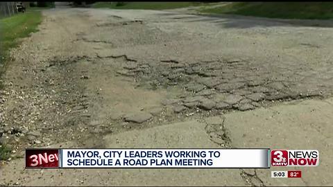 Mayor, city leaders work to schedule roads plan meeting