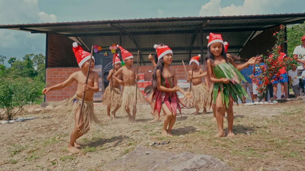 Blessing strangers in the Amazon of Ecuador (pt. 3/4)