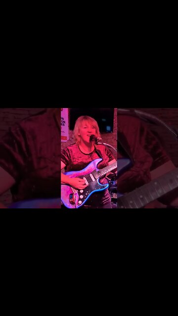 Barracuda- Heart cover by Cari Dell Trio- female lead guitarist from Austin, Texas