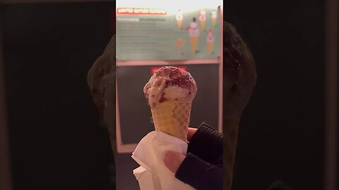 Disney Springs evening snacks 🧁 🍦#disneyworld #disneysprings #shorts