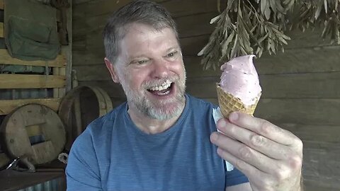 Tinaberries Ice Cream Farm in Bundaberg (Ft Mum)