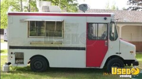 2002 Freightliner MT45 Diesel 21' Professional Mobile Kitchen Food Truck for Sale in Colorado