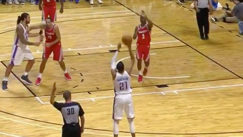 "Hell Naw!" Chris Paul Makes Fun of Andre Roberson Attempting a 3-Pointer