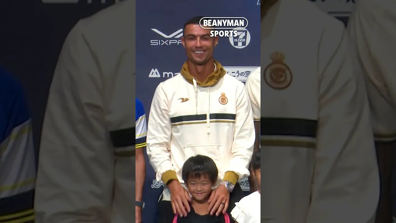 Cristiano Ronaldo makes little Japanese kid's day! 🤗