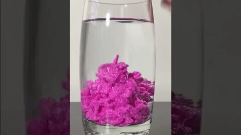 Magic Sand That Never Gets Wet!