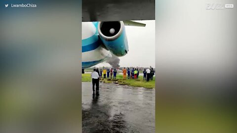 Un avion s'enflamme à l'atterrissage!