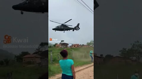 helicoptero aterricando na mata #shorts