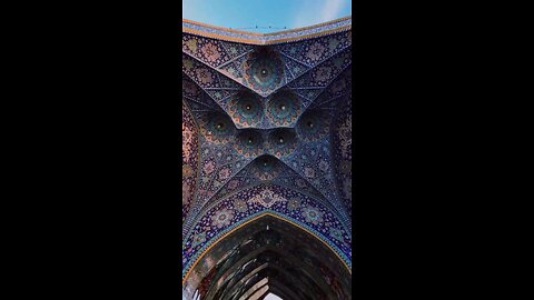 Iranian architecture through the lens of a foreign tourist's camera