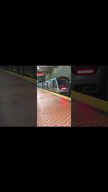 Montréal metro Epic departure #viralvideo #metro #subway